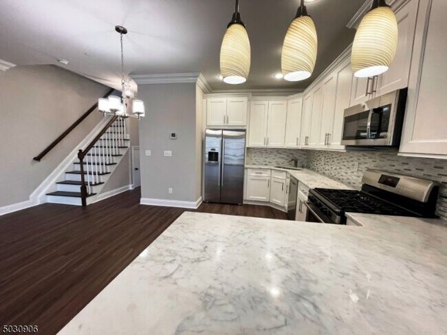 Building Photo - 7 N Ridge Cir