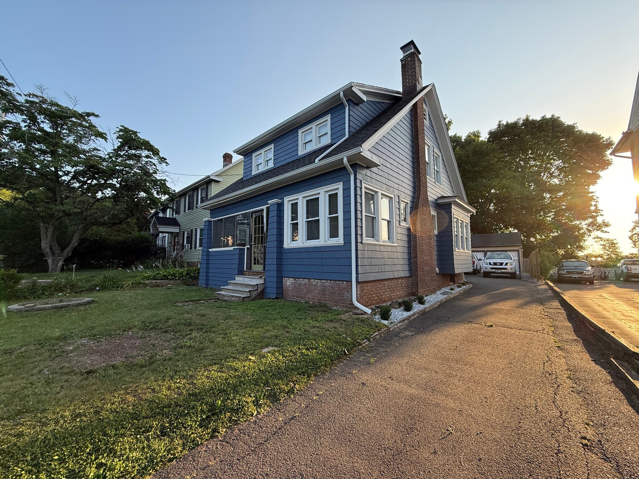 Building Photo - 653 Forest Rd