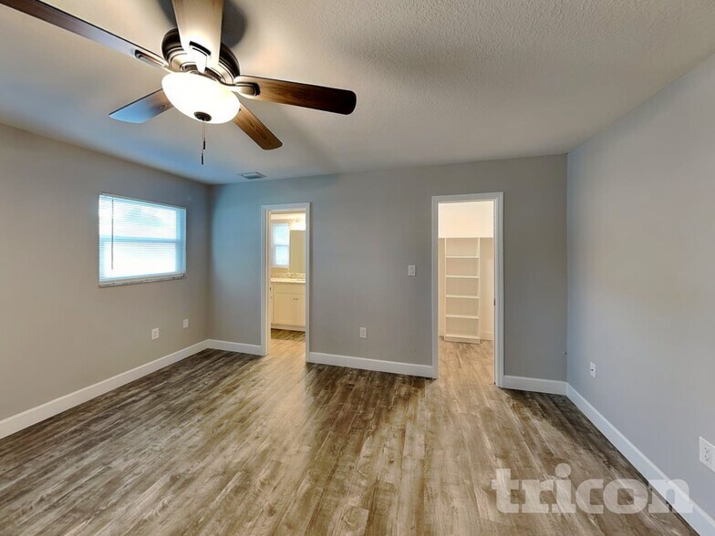 Building Photo - 6325 Mosby Pl