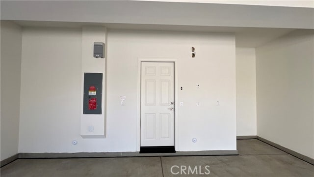 Building Photo - 4247 S Hermosa Paseo