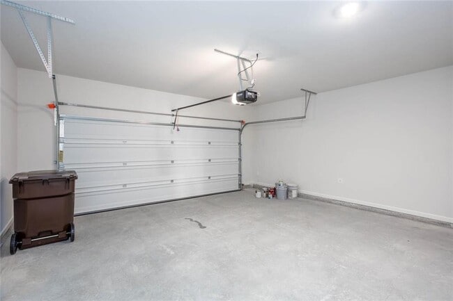 Building Photo - 65 Grv Spgs Ct