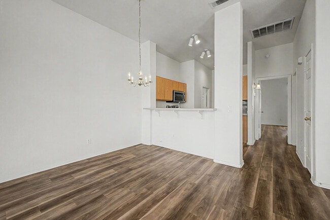 Building Photo - 16489 N Oachs Dr