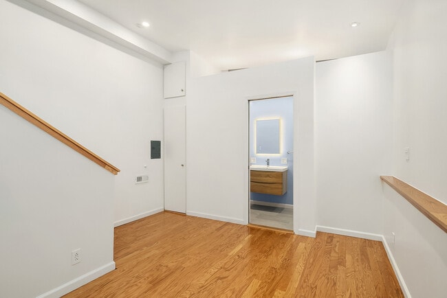 Building Photo - 9746 46th Ave NE