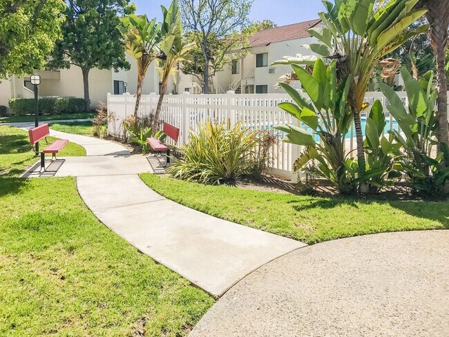 Building Photo - Beautiful Upgraded 2 Bed, 2 Bath with Private Patio!