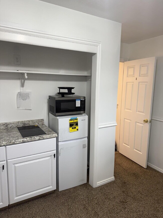 Building Photo - 521 Hoyt St