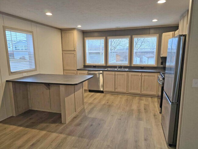 Building Photo - 613 Polk St