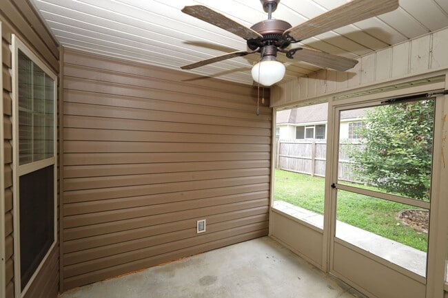 Building Photo - 4125 Silver Glenn