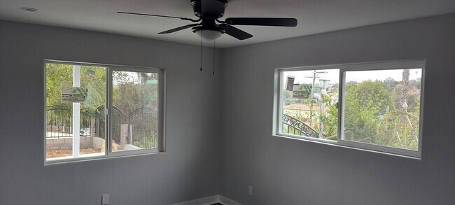 Building Photo - 3128 E 20th St