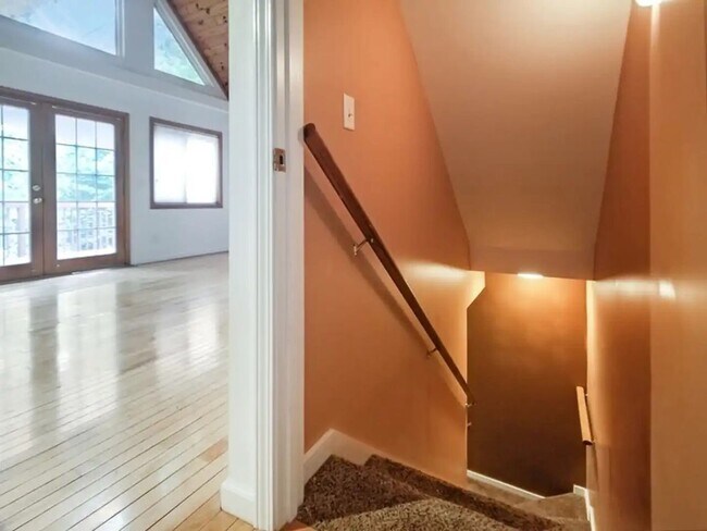 Building Photo - Lakefront Cottage Near Town with Stunning Views