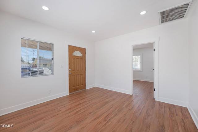 Building Photo - 121 S Lotus Ave