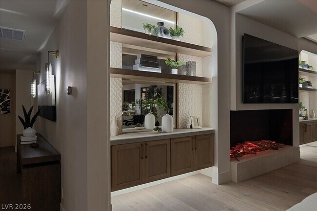 Building Photo - 2401 Driftwood Dr