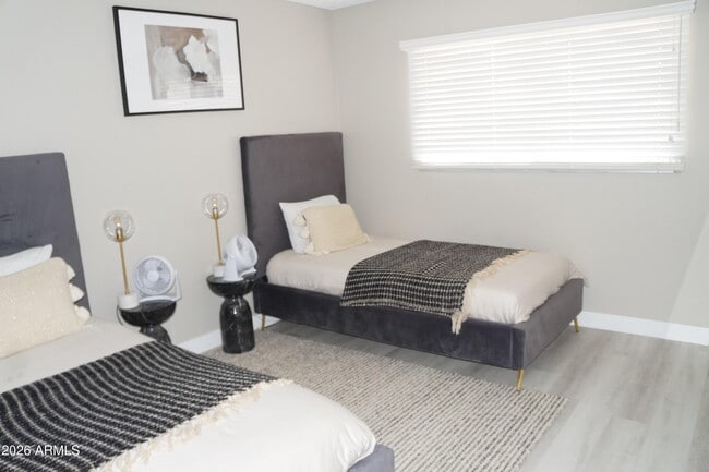 Building Photo - 1732 E Hermosa Dr