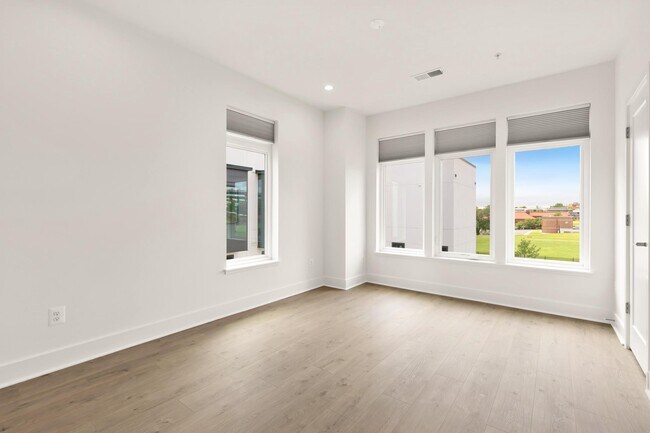 Building Photo - 39 Lower Service Ct NW