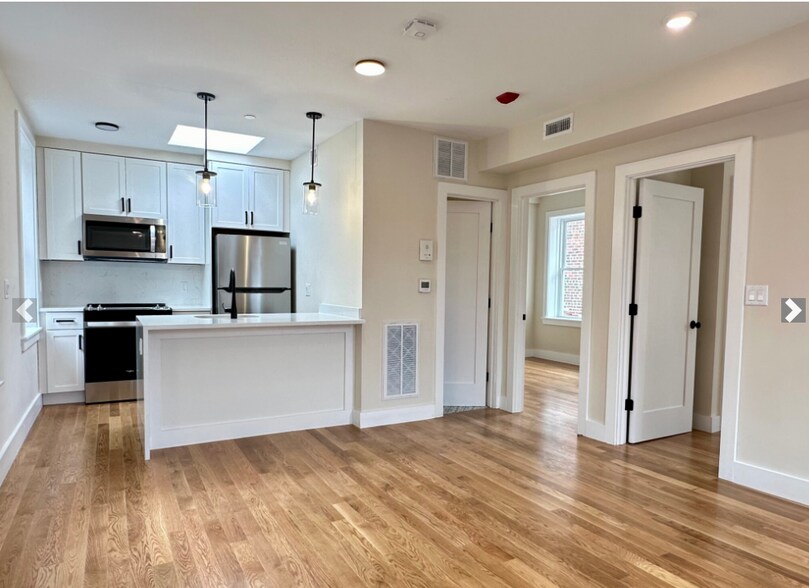 Building Photo - 66 N Margin St