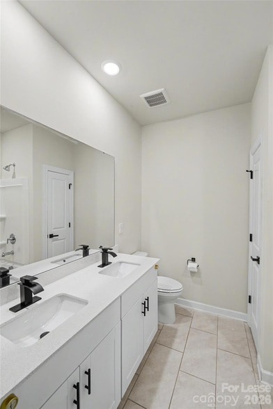 Building Photo - 4513 Duplin Dr