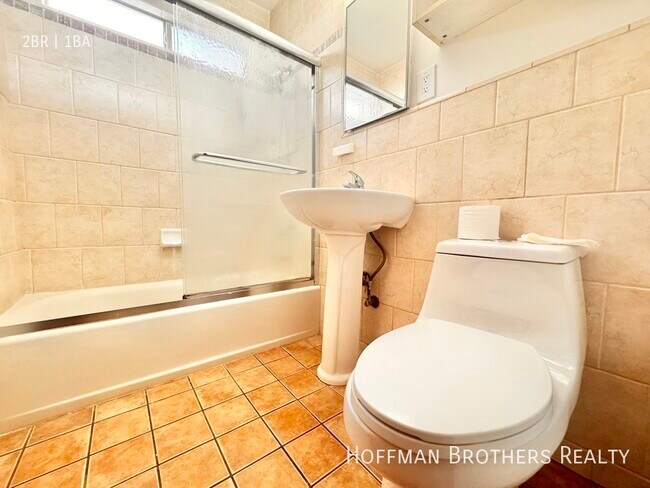 Building Photo - 1278 N Van Ness Ave