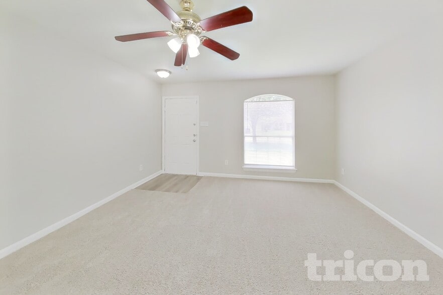Building Photo - 8707 Texas Acorn Ave