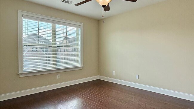 Building Photo - 230 Melison Dr