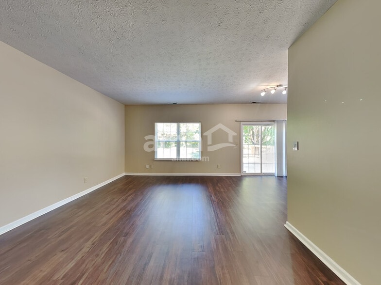 Building Photo - 8060 Chesterhill Way