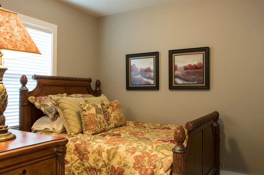 Building Photo - 304 Spring St