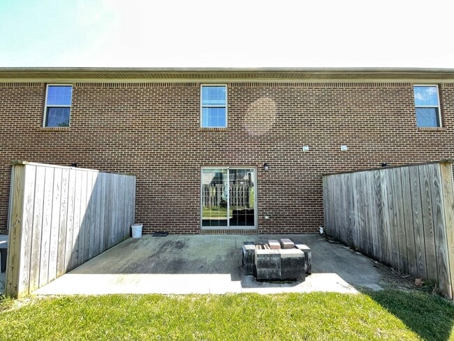Building Photo - Perfect Condo Home For Lease