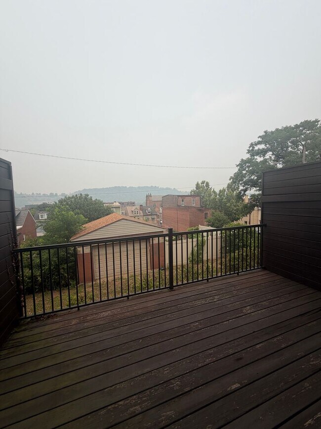 Building Photo - Luxury 3 Bedroom Condo in the Heart of Lawrenceville