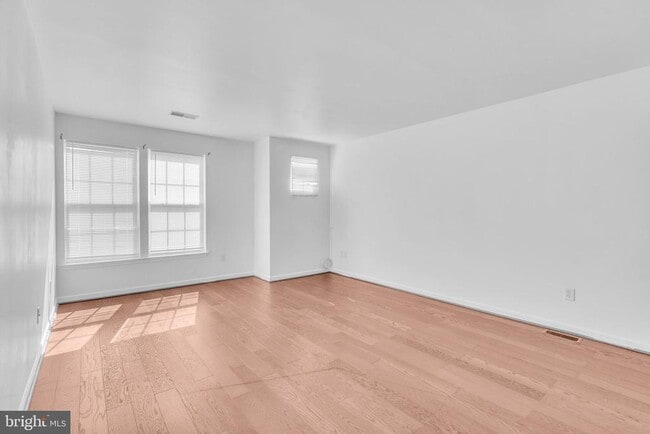 Building Photo - 5413 Silver Maple Ln
