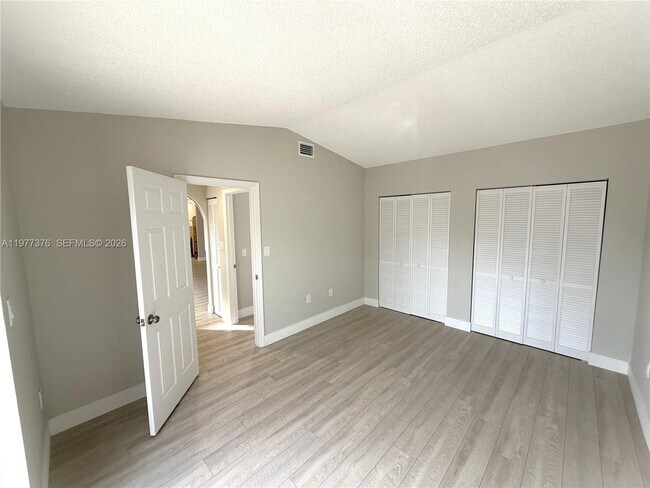 Building Photo - 1439 Captains Walk