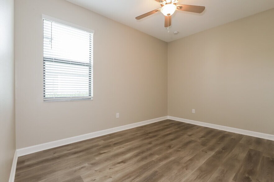 Building Photo - 9902 Ivory Dr