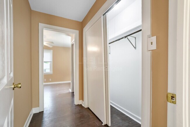 Building Photo - 936 Camden Ave