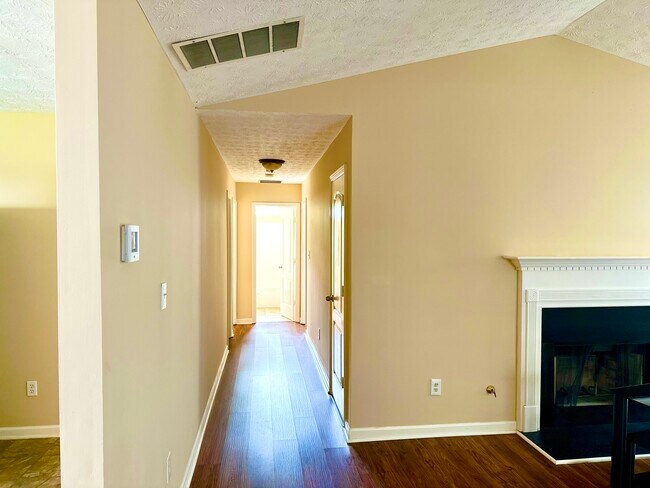 Building Photo - 4552 Latchwood Dr