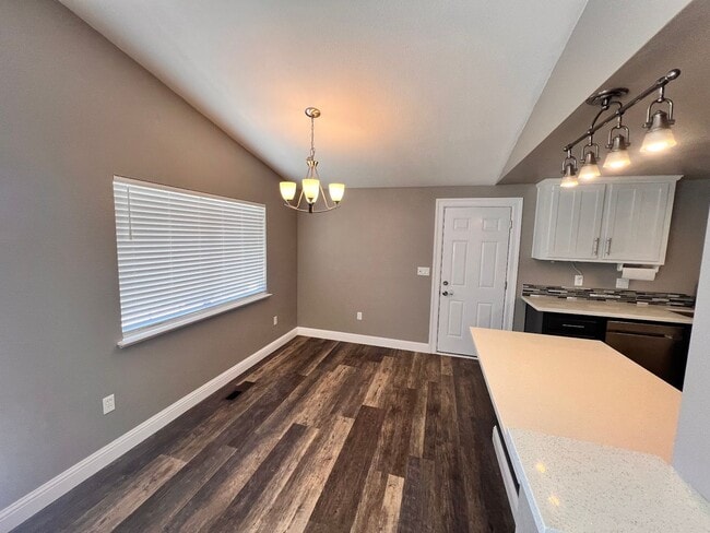 Building Photo - Nicely renovated 3 bedroom home!