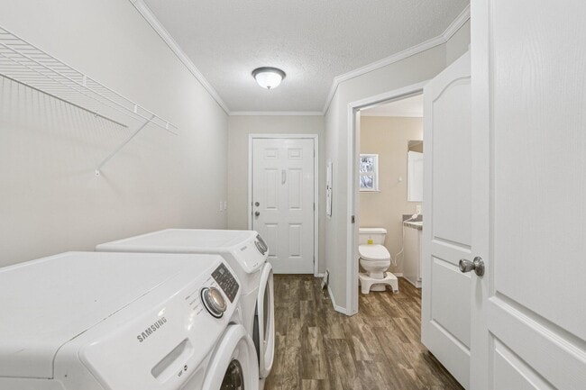 Building Photo - 4704 47th Ave