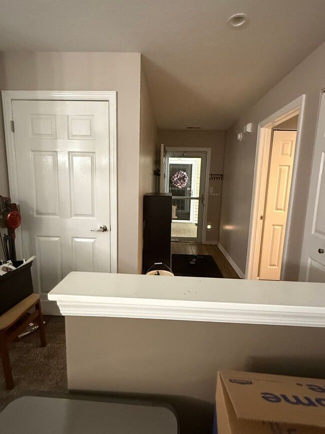Building Photo - 2 Bedroom in Ivy woods - Ross Township