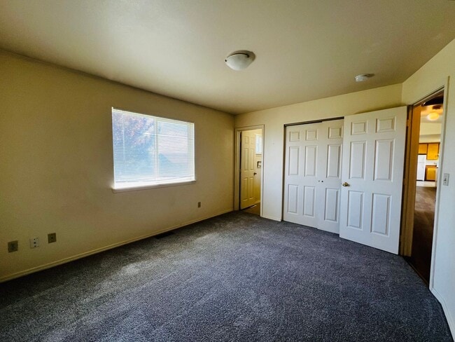 Building Photo - Non-Refundable & Security Deposit Total: 1...