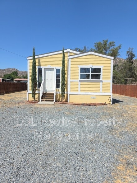 Primary Photo - 32958 CA-74
