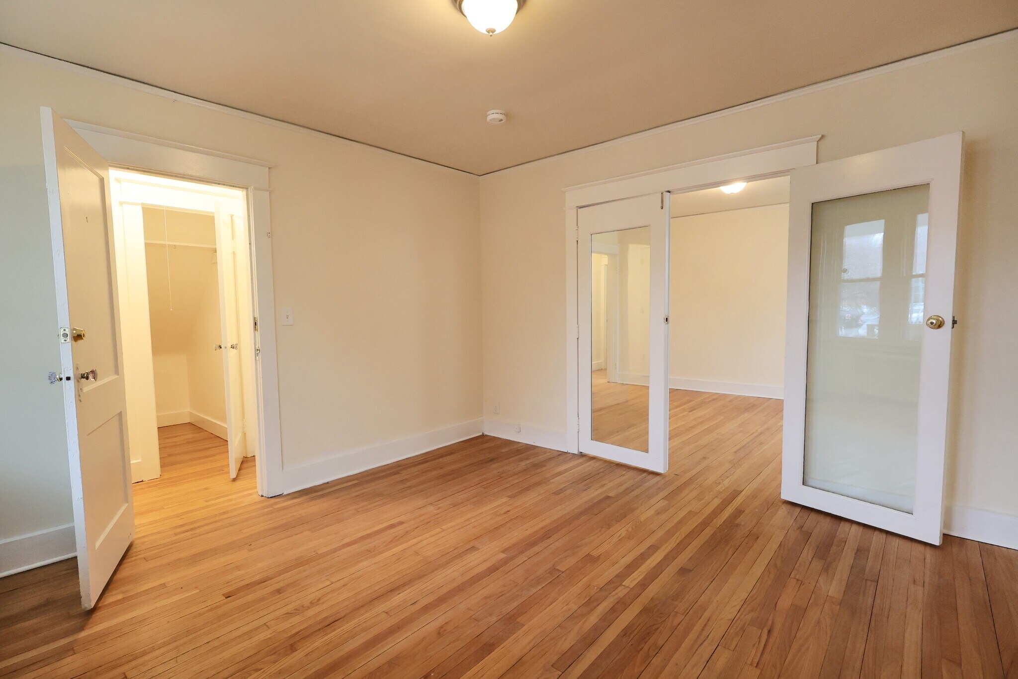 Building Photo - 146 Division St