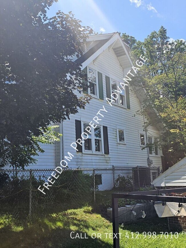 Building Photo - 462 McKinley Ave