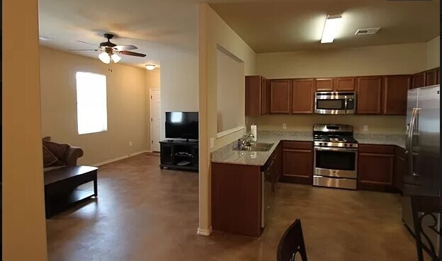 Building Photo - 107 Ashley dr