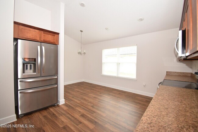 Building Photo - 7285 Gateway Ct