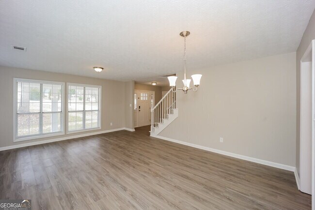 Building Photo - 576 Flint Ridge Ct