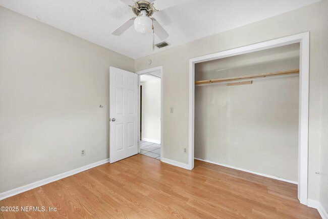Building Photo - 2930 Wycombe Dr W