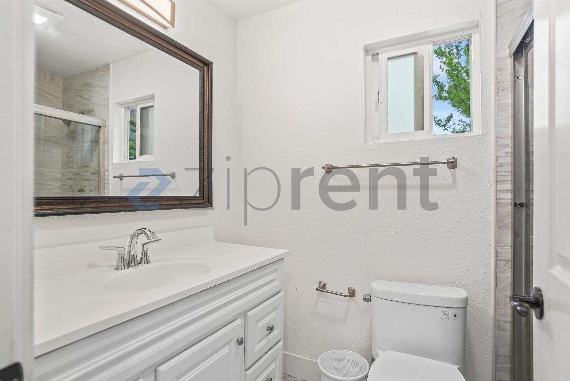 Building Photo - 34497 Salinas Pl