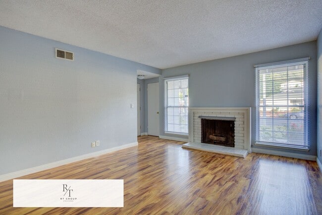 Building Photo - Welcome to Your Stylish Diamond Bar Home!
