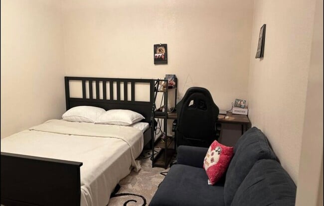 Building Photo - 1505 Hill Lockwoods Dr