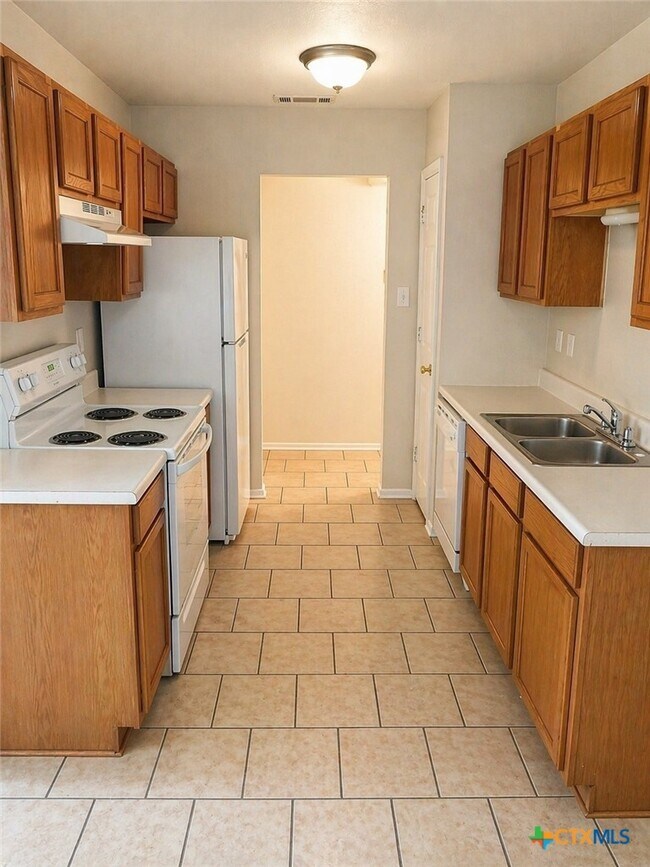 Building Photo - 2606 Timberline Dr