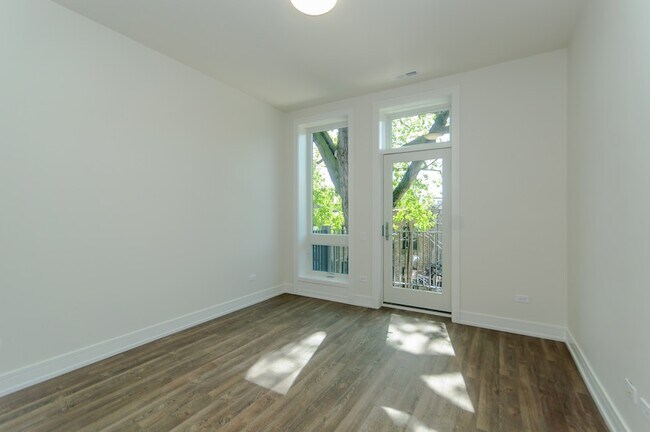 Building Photo - 2812 N Mildred Ave