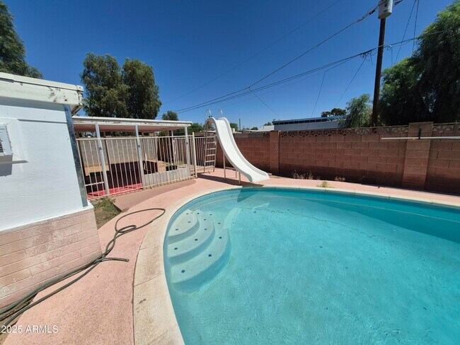 Building Photo - 3945 W Orange Dr