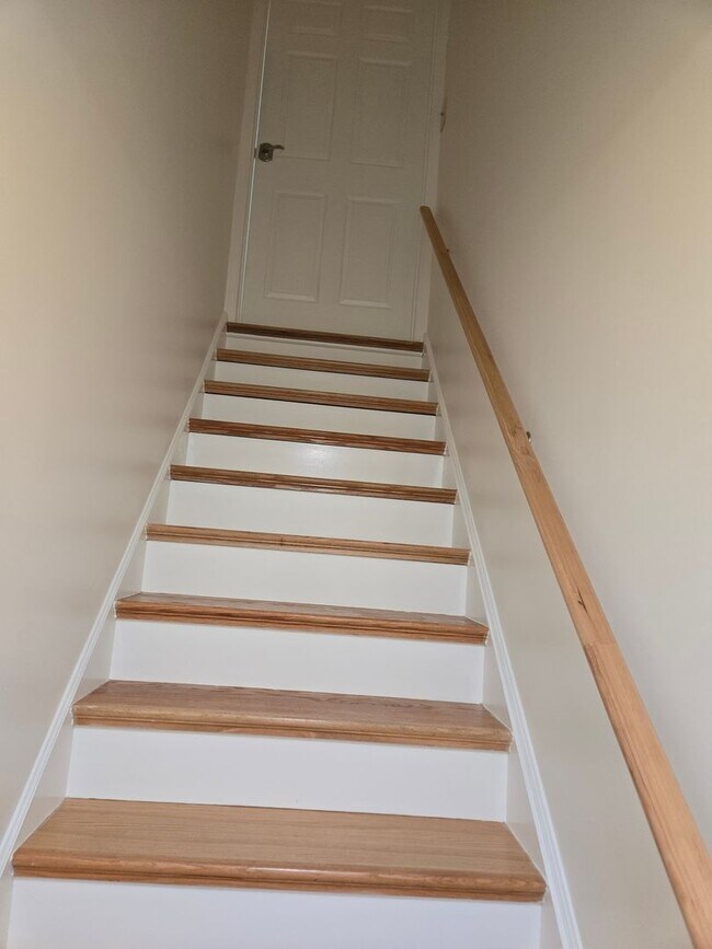 Building Photo - Charming 2BR Condo in Bethel