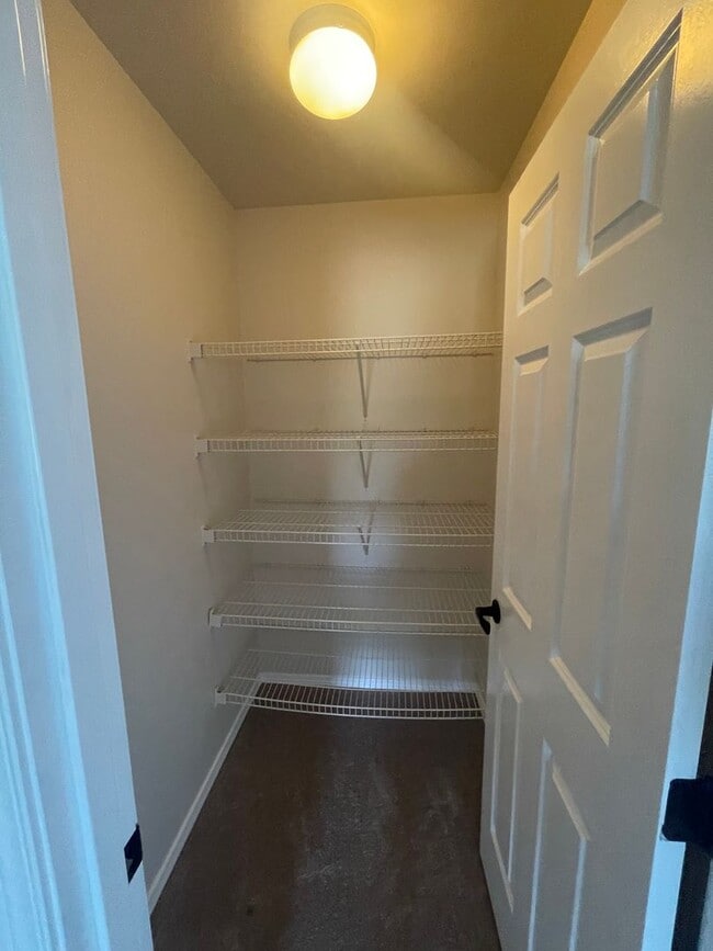 Building Photo - Beautiful Open Concept 4 Bedroom 2.5 Bath Home with Fenced Yard  in Gated Community